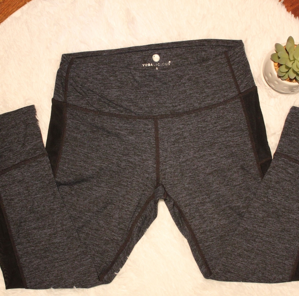 Yogalicoius Navy and Black Capri Yoga Leggings